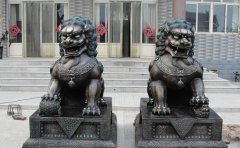 銅獅子雕塑應該怎樣擺放？